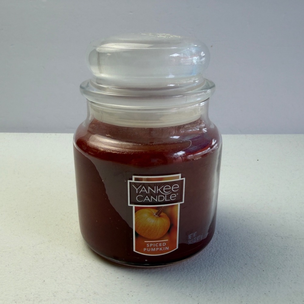 Yankee Candle Spiced Pumpkin 14.5oz Medium Jar Scented Fall Autumn Harvest Decor